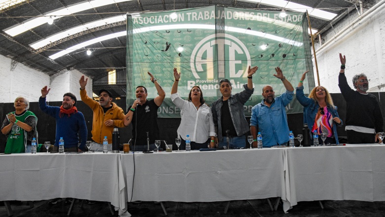 La asamblea de estatales de La Plata aprobó el informe político