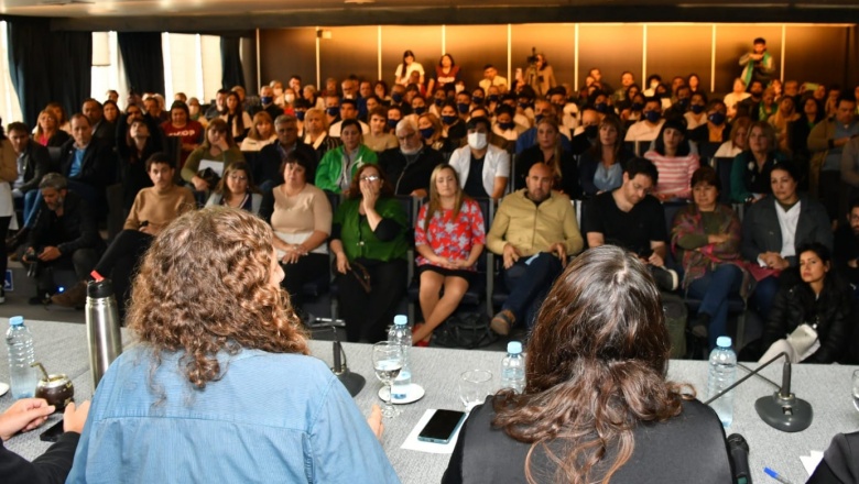 Multitudinaria jornada por el avance del proyecto de ley de excepción en salud