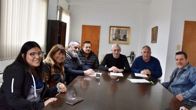 Berisso: aumento adicional de 7,2% acumulado y suma fija de $60 mil para municipales