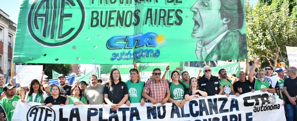 Movilización por mejoras salariales y contra el ajuste de Milei