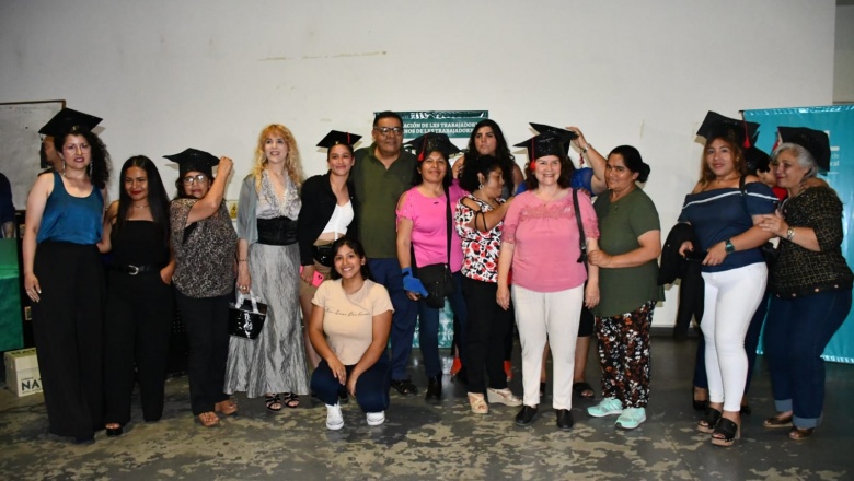 Apostando a la educación: el Centro de formación “Omar Núñez” entregó certificado a estudiantes