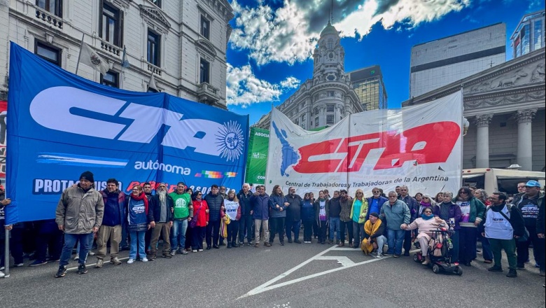 ATE marchó por San Cayetano junto a las Centrales y movimientos sociales
