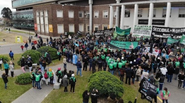 ATE provincia formó parte del abrazo al hospital Posadas