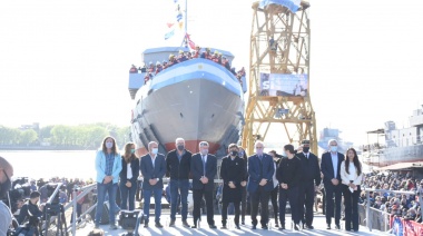 Astillero: Emotivo y multitudinario acto de botadura de la LICA