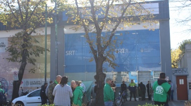 Movilización frente a la SRT de la nación en La Plata