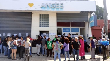 En defensa de la ANSES: sectores de la comunidad y estatales se movilizaron contra el desguace