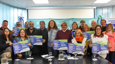 La campaña “Un millón de firmas contra el DNU” fue presentada en el Ministerio de Trabajo bonaerense