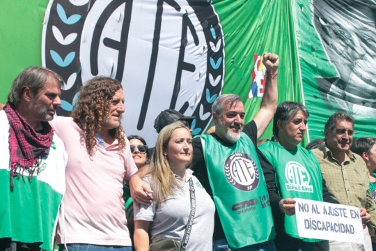 Jornada histórica contra los despidos: ATE bonaerense encabezó la movilización al Ministerio de Economía