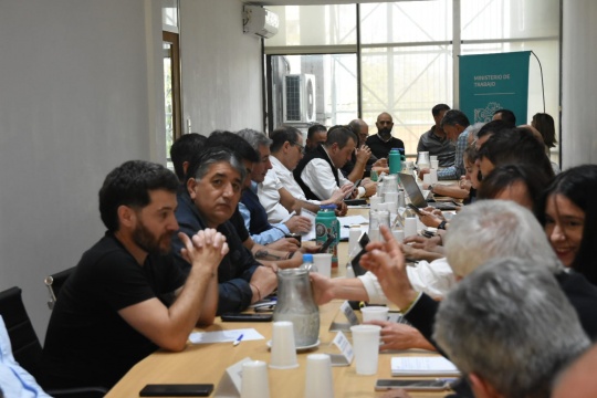 Paritaria: Estatales acordaron una suba del 10% en dos tramos