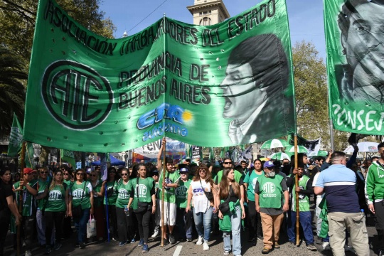 ATE protagonizó la masiva movilización en rechazo a los vetos de las leyes de Financiamiento Universitario y de Emergencia Pediátrica