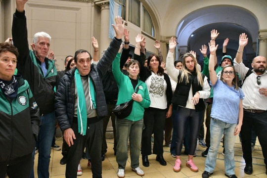 ATE bonaerense movilizó contra despidos en la OSFA