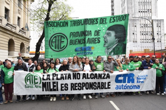ATE se movilizó a la Legislatura provincial: “Necesitamos que en el presupuesto estén incluidos los pases a planta permanente”