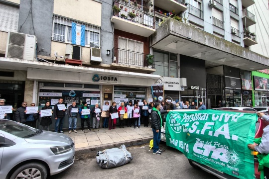 Jornada de lucha por el anunció de cierre de más de 30 farmacias de la OSFA
