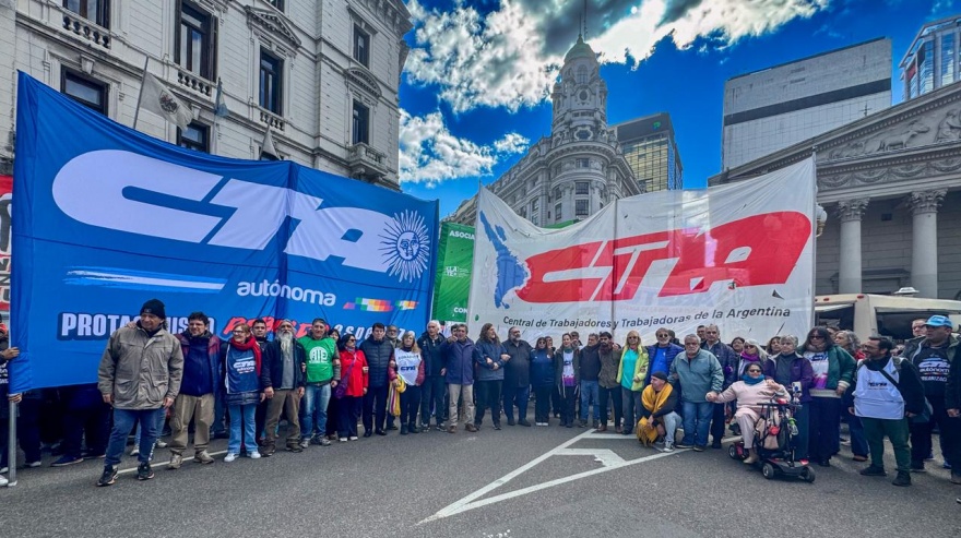 ATE marchó por San Cayetano junto a las Centrales y movimientos sociales